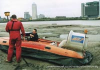 Skima hovercraft with Hoverhire -   (The <a href='http://www.hovercraft-museum.org/' target='_blank'>Hovercraft Museum Trust</a>).