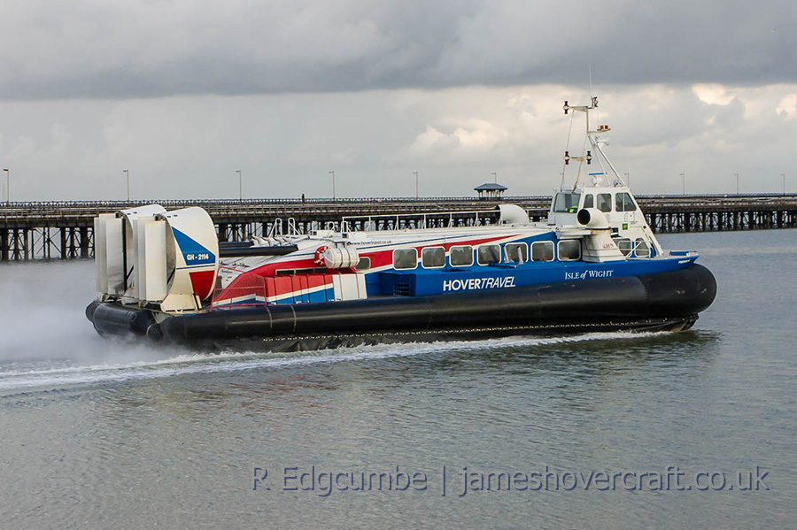 AP1-88 Operations from Ryde, Isle of Wight - GH-2114 Freedom 90 departing Ryde (credit: Rob Edgcumbe).