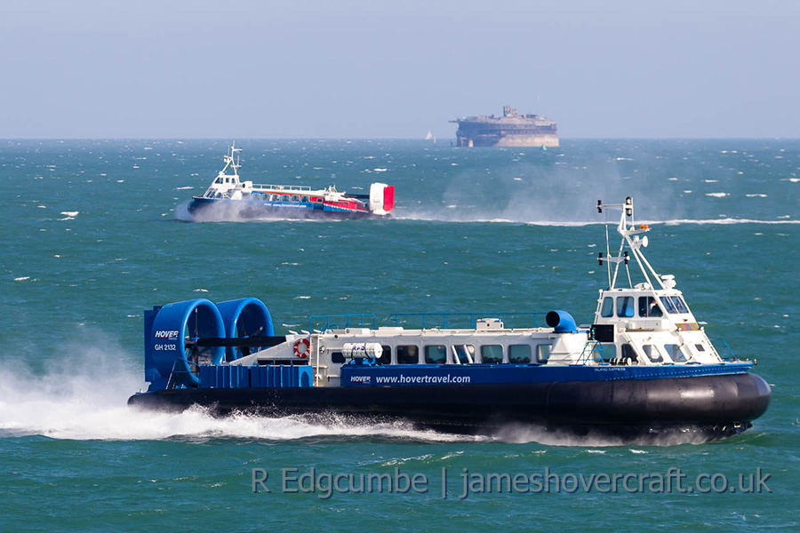 AP1-88 Operations from Ryde, Isle of Wight - Freedom 90 and Island Express crossing mid-solent (credit: Rob Edgcumbe).