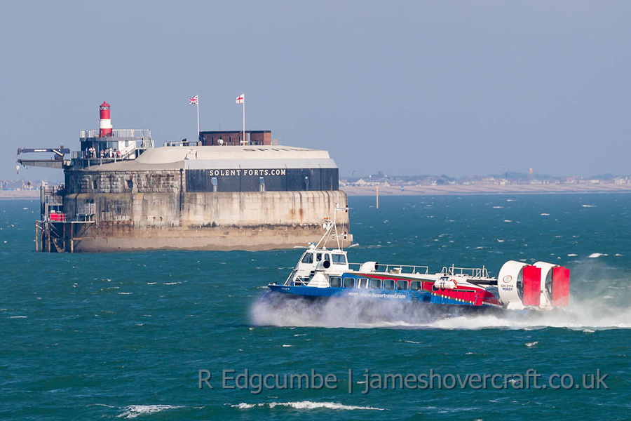 AP1-88 Operations from Ryde, Isle of Wight - GH-2114 Freedom 90 mid-solent (credit: Rob Edgcumbe).