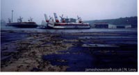 Comparing Boulogne hoverport in 2005 with the buildings as they used to be - 1986 - Craft coming and going