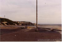 Comparing Boulogne hoverport in 2005 with the buildings as they used to be - 2003 - Hoverpad in 2003, devoid of hovercraft